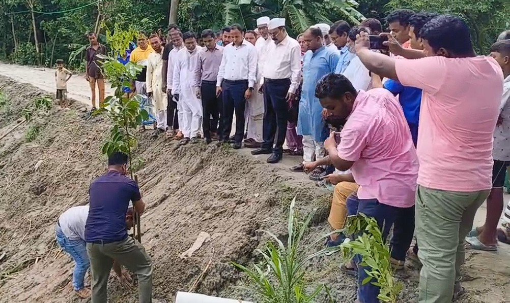 ‘Plant Trees in Every Empty Space’: MP Gayeshwar Chandra Roy Urges Residents in Konda