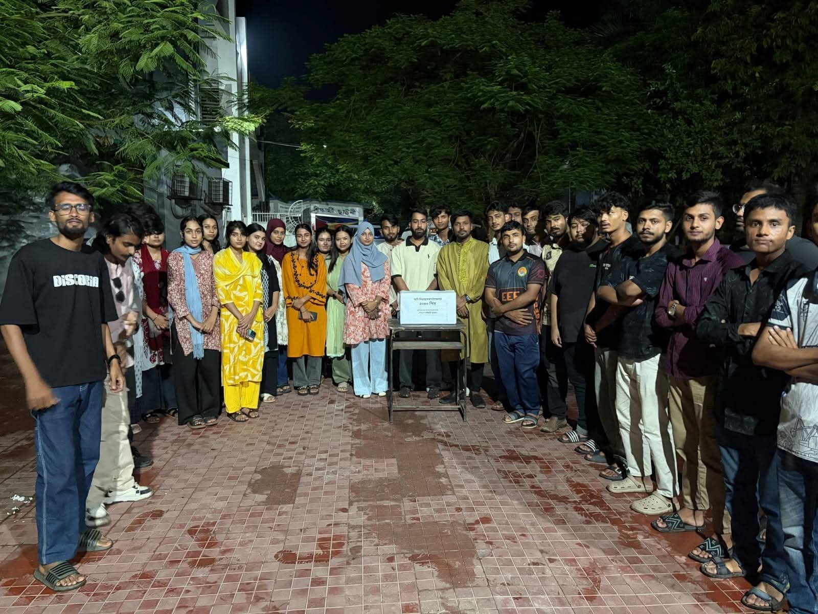 নেপালের দুর্যোগে সহায়তায় যবিপ্রবি ছাত্রদল, নেপালি শিক্ষার্থীদের হাতে ৫ হাজার পানি বিশুদ্ধকরণ ট্যাবলেট