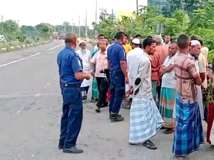 মোটরসাইকেলের চাকায় ওড়না প্যাঁচিয়ে নারীর মৃত্যু 