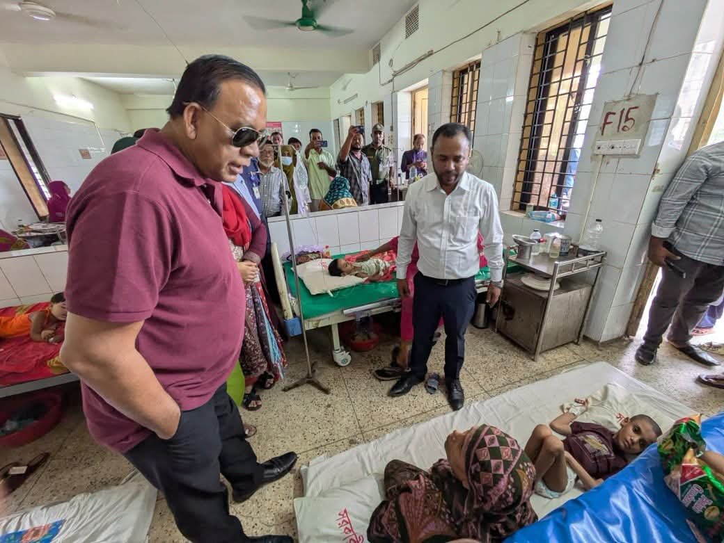 চাটখিল উপজেলা স্বাস্থ্য কমপ্লেক্স পরিদর্শন করেন ব্যারিস্টার মাহবুব উদ্দীন খোকন এম.পি