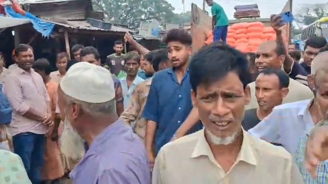 Farmers block highway in Rajshahi's Puthia 