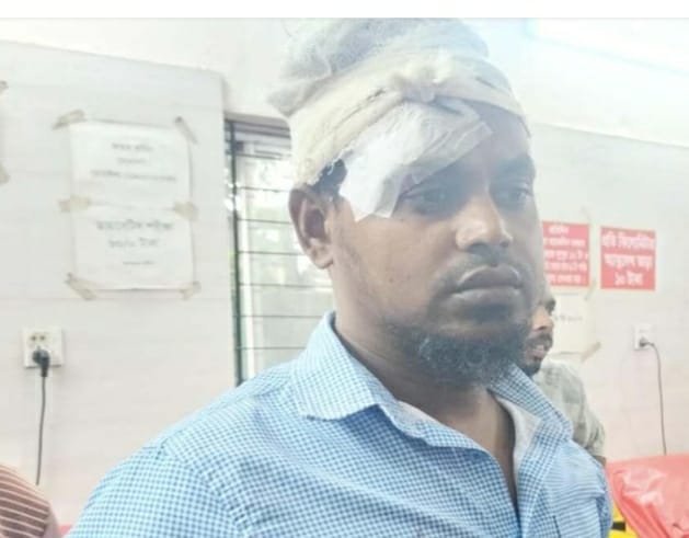 জমি সংক্রান্ত বিরোধ মিটাতে গিয়ে হামলার শিকার সোনারগাঁও সাংবাদিক  ও শিক্ষক জয়নাল আবেদীন