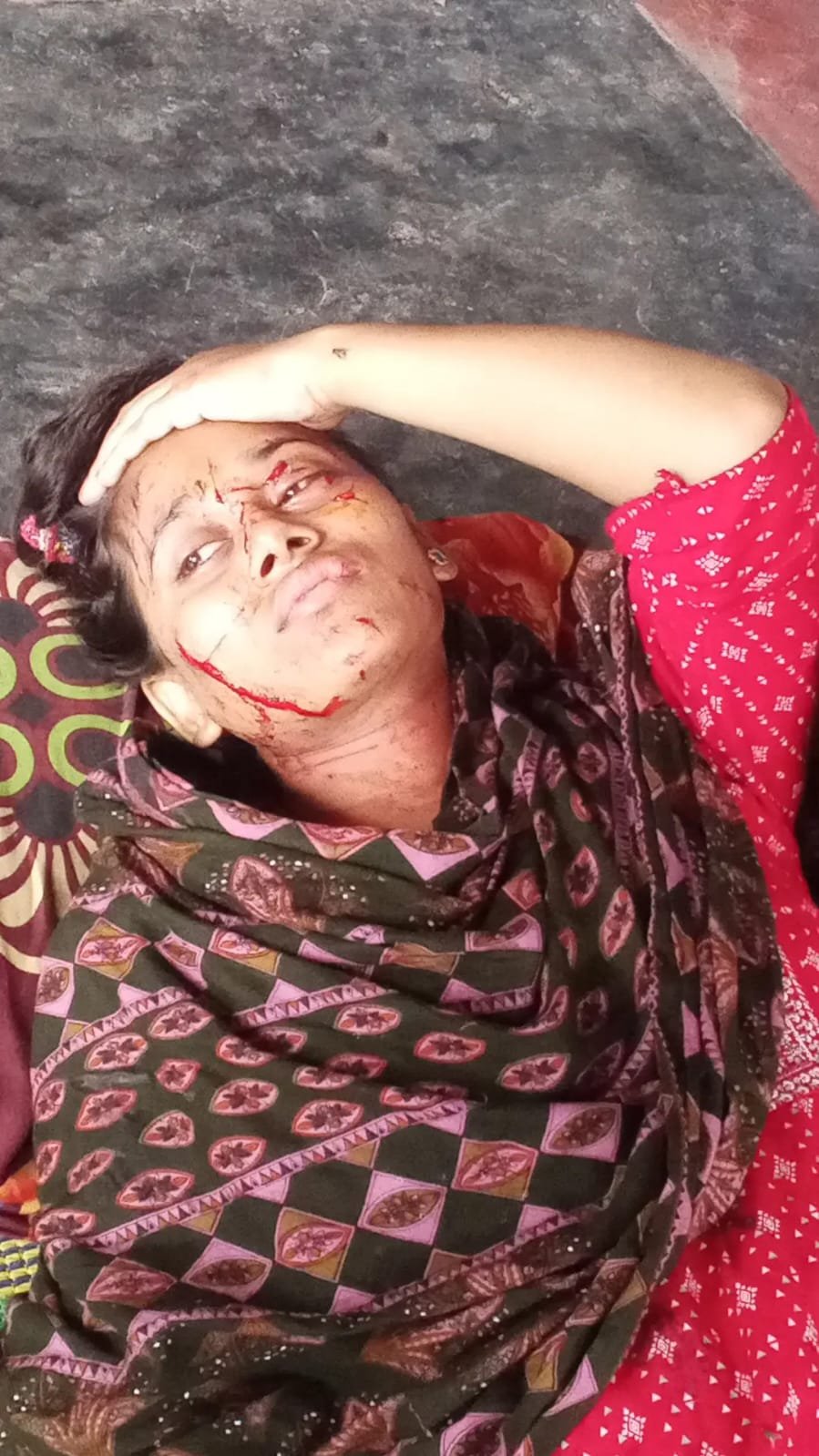 বাবার বাড়িতে গিয়ে স্ত্রীকে হত্যাচেষ্টার অভিযোগ, দেবীগঞ্জে স্বামীর বিরুদ্ধে গুরুতর অভিযোগ