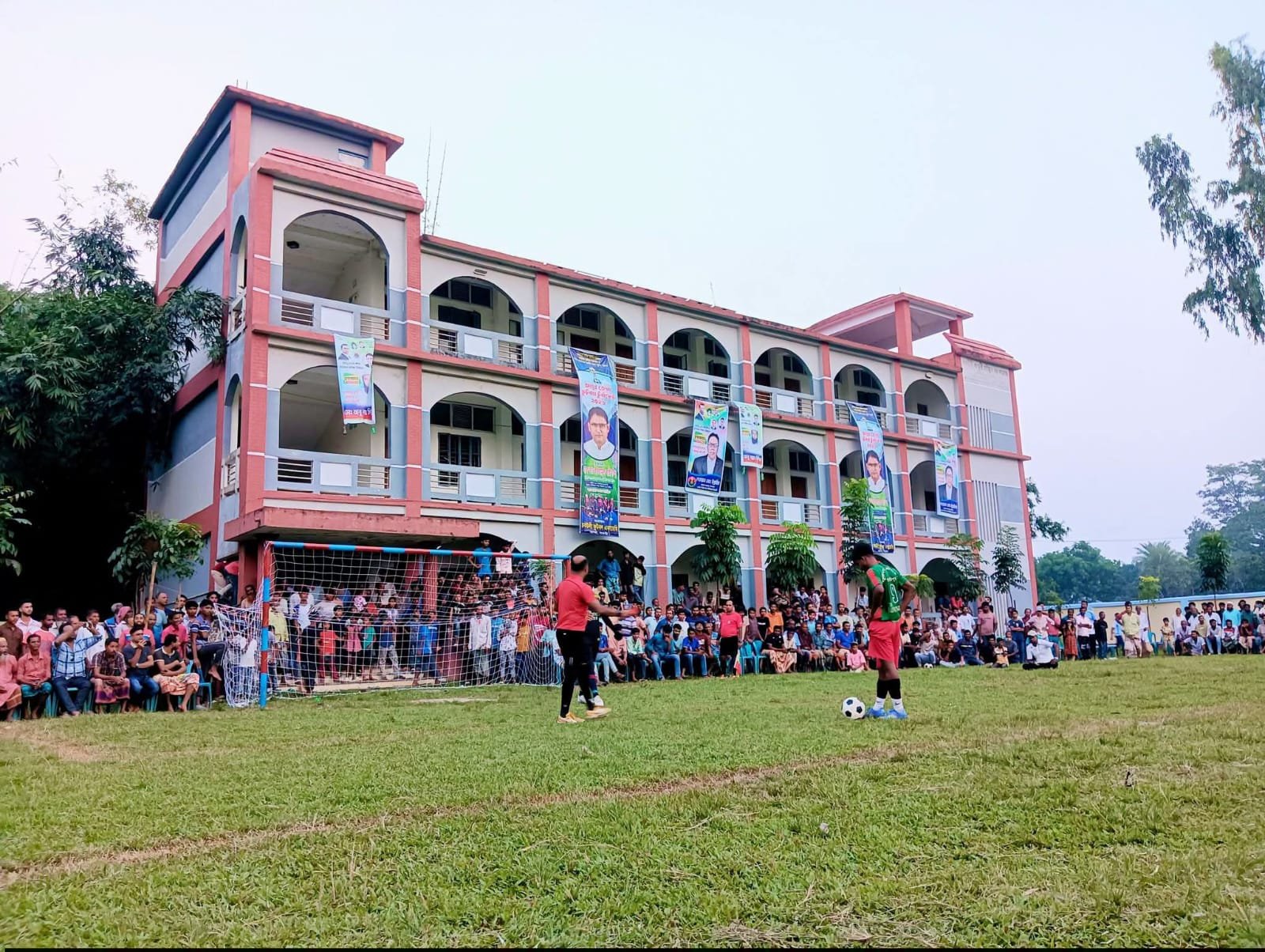 আন্তঃজেলা ফুটবল টুর্নামেন্টের দ্বিতীয় ম্যাচে দুর্গাপুরকে হারিয়ে জয়ী পার্বতীপুর: