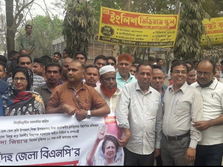 সুসময়ে 'সুবিধাভোগী'দের জয়জয়কার, আড়ালে দুঃসময়ের ত্যাগীরা: রাজনীতি কি তবে দালালদেরই